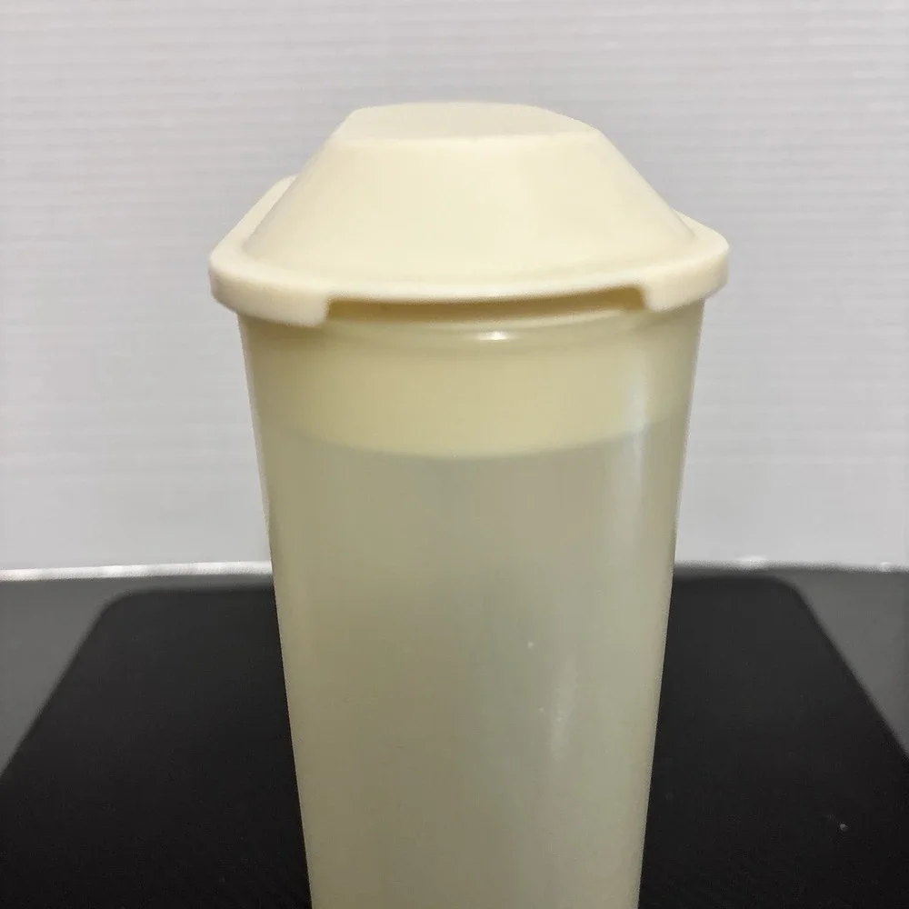 Vintage Rubbermaid Slim Servin Saver Beverage Container Pitcher 1 1/2 Qt